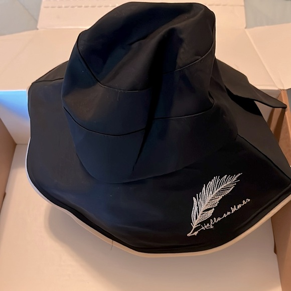 Flexible Hat Black w Beige trim & bow wide brim New No Tag - Picture 4 of 5